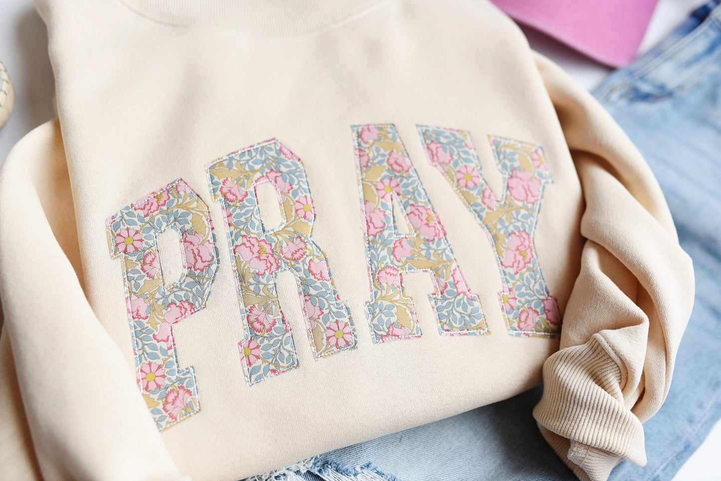 Pray Mockneck Applique
